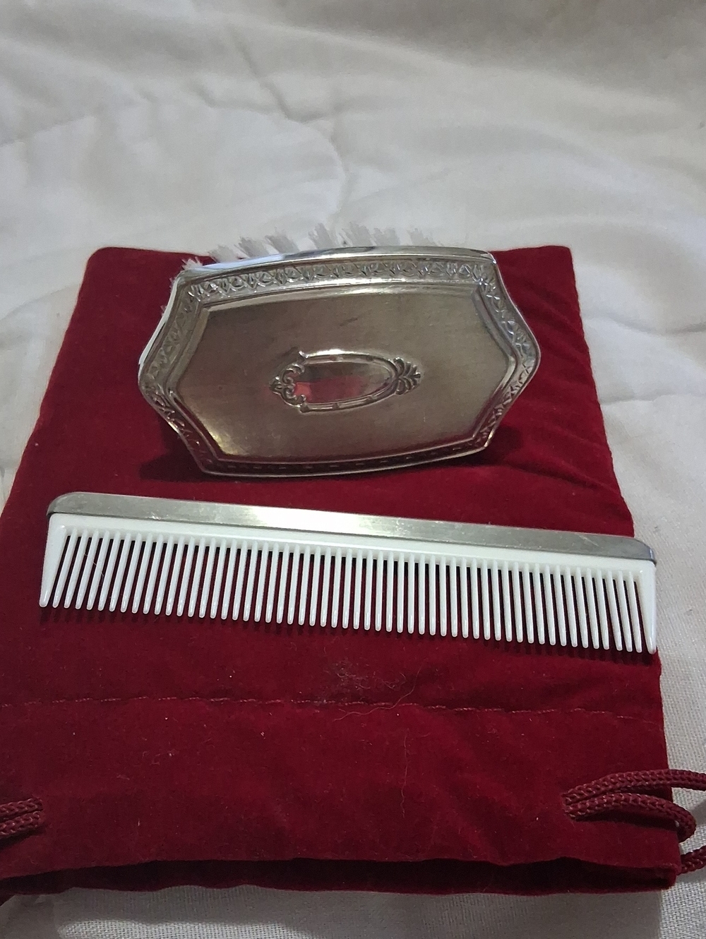 Silver Grooming Comb and Brush Set - White/Silver